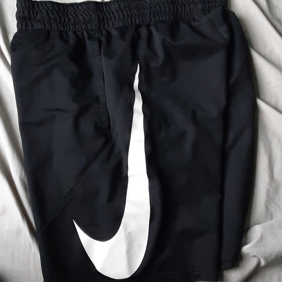 Nike athletic shorts - Picture 3 of 3